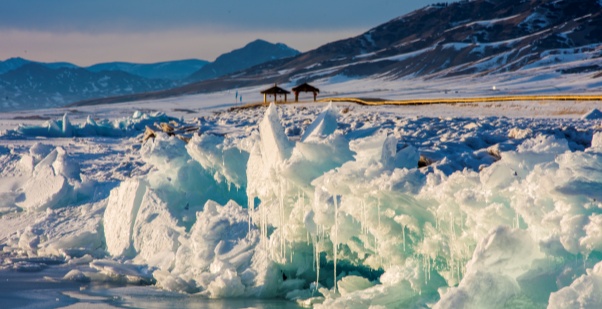 新疆赛里木湖冬季冰雪美景.jpg 新疆赛里木湖冬季冰雪美景.jpg